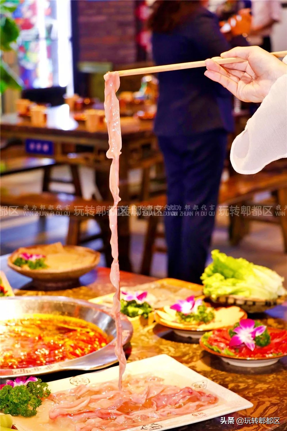 重庆来的集市火锅，就在郫都区蜀都万达！！吃相因去喽