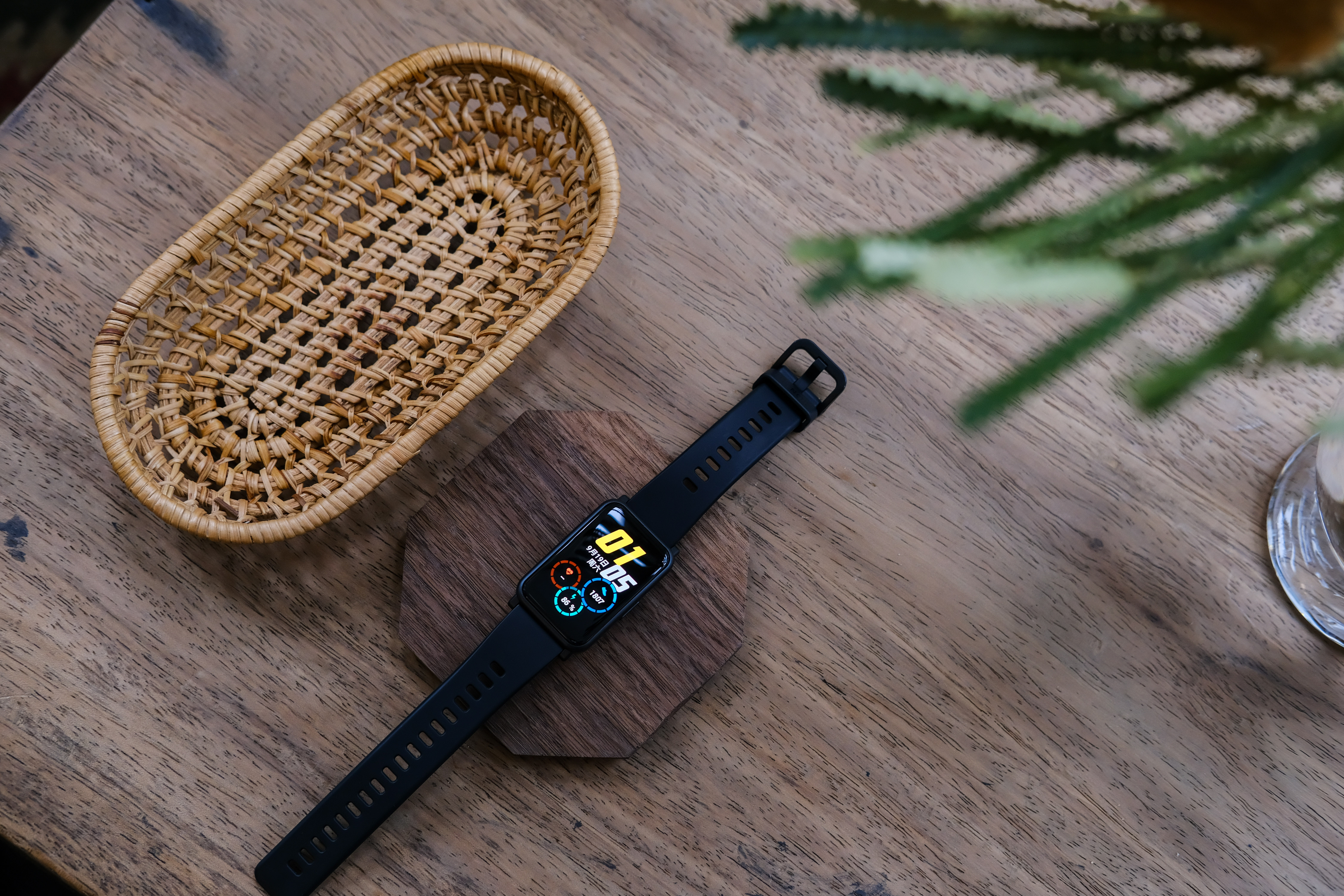 时尚大屏随身健康运动管家——体验荣耀手表ES