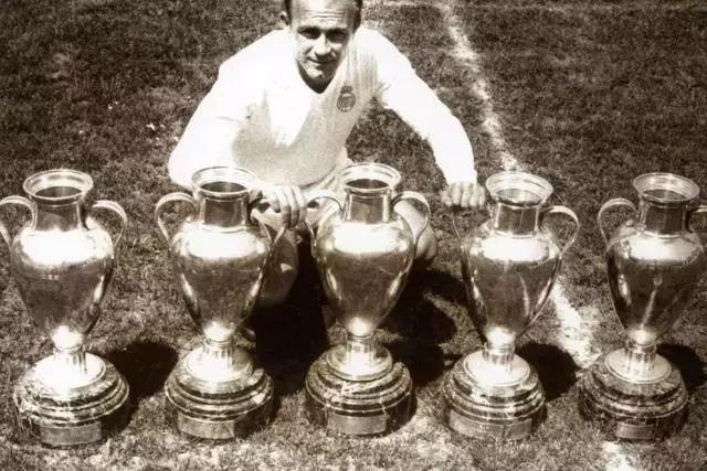 你觉得足球史上的最佳进球是哪个,你认为哪项田径纪录最难打破