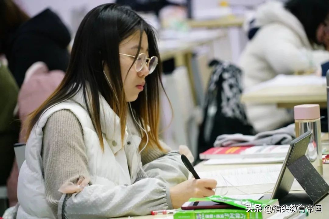 考研失败后是继续考还是直接工作,考研没过线有啥补救