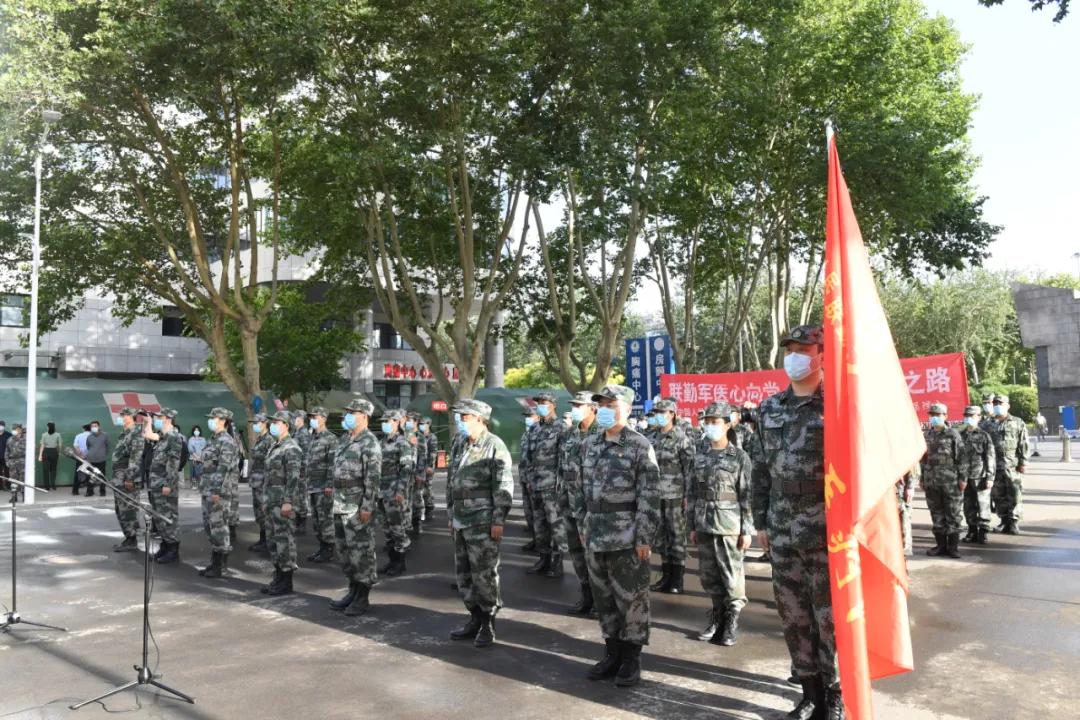 这个外国人，凭什么感动中国？踏上他走过的路就明白了