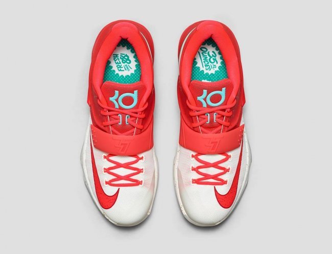 nba球员圣诞节穿什么鞋,nba球星平时穿什么鞋