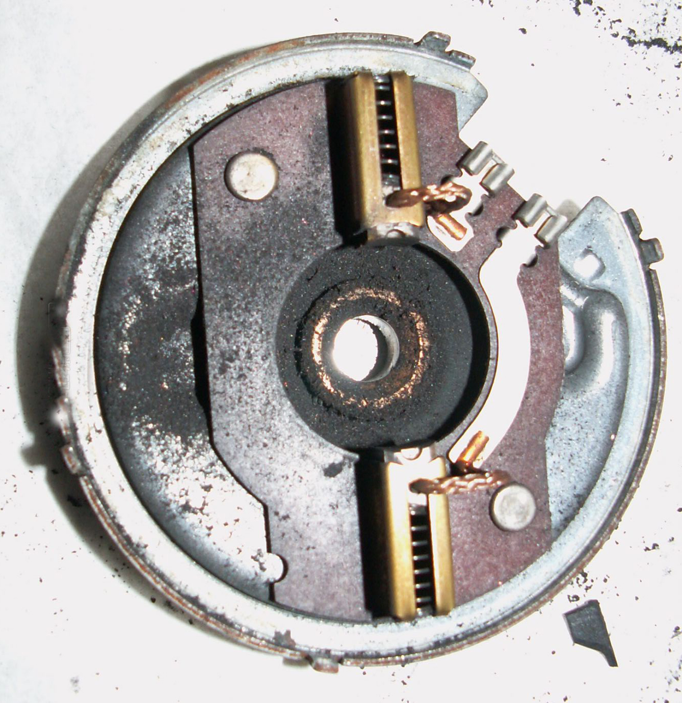 轿车散热风扇不转导致开锅,汽车散热器开锅怎么解决