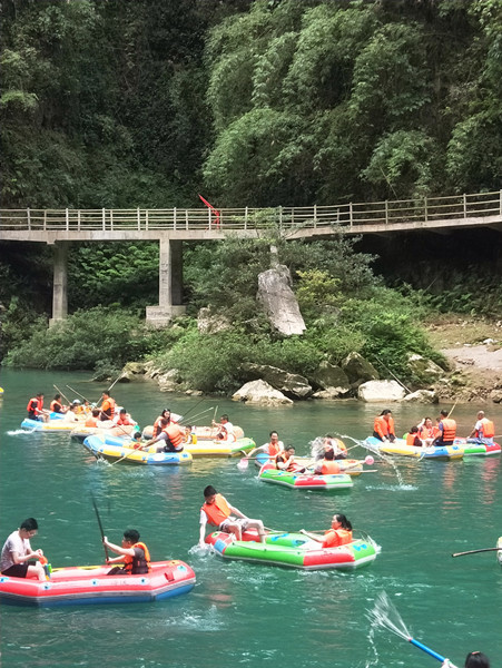彭水阿依河旅游路线,重庆彭水阿依河漂流双人行攻略