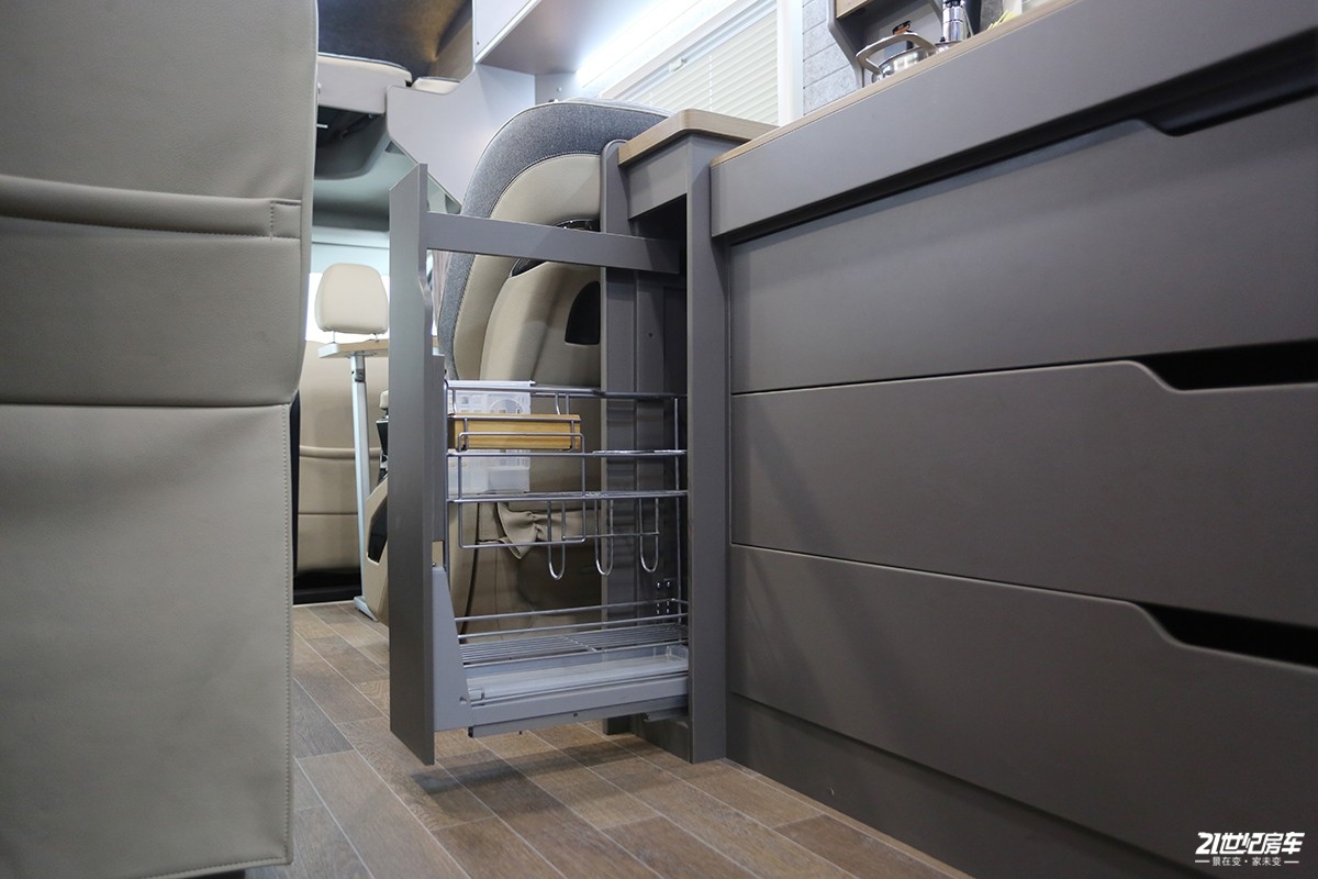 锐仕c1房车改装案例,锐仕c型房车最新款