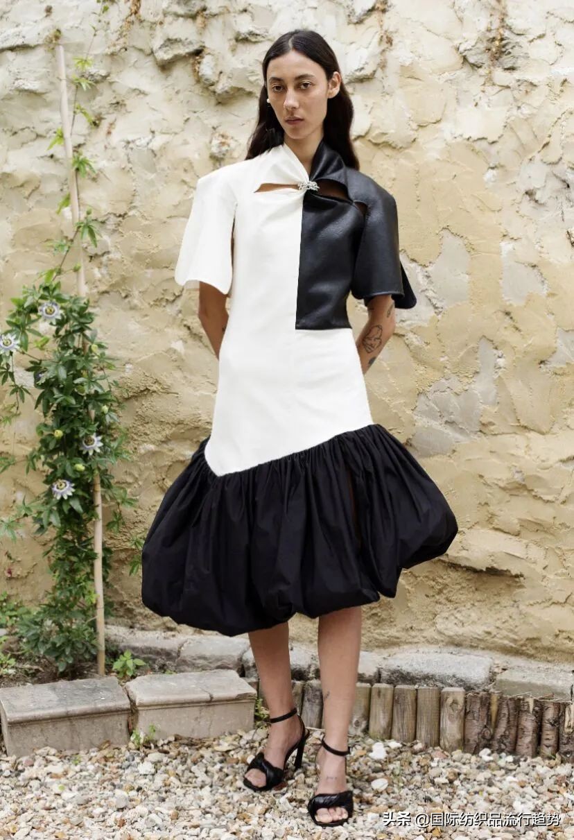 最新一季的巴黎时装秀,下一次的巴黎时装周