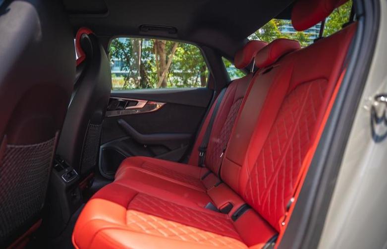 奥迪s43.0t冷启动声浪,s4试驾声浪