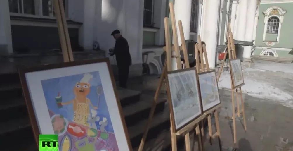 流浪猫突然暴富了,俄罗斯3只流浪猫