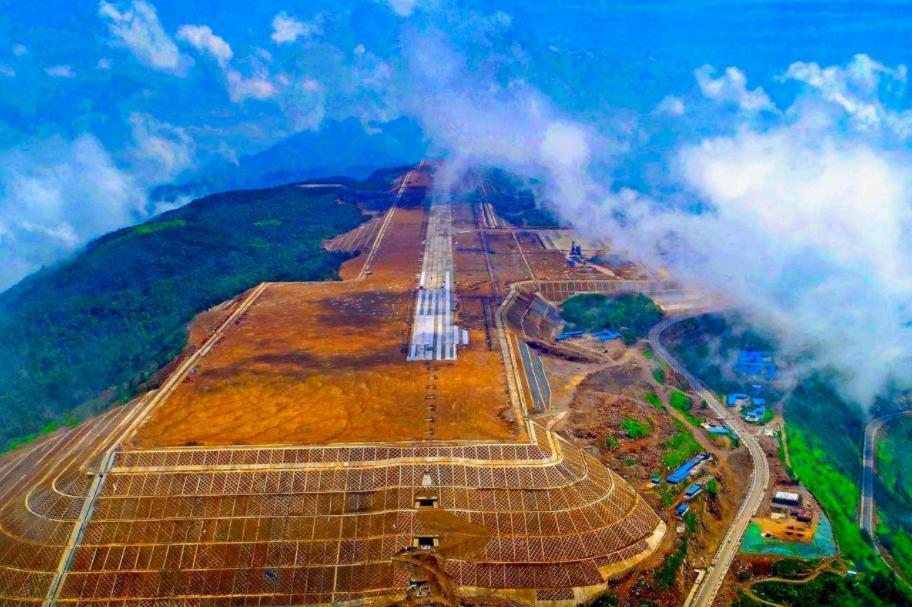 中国重庆巫山机场，曾削平整整7座大山，工程难度究竟如何？