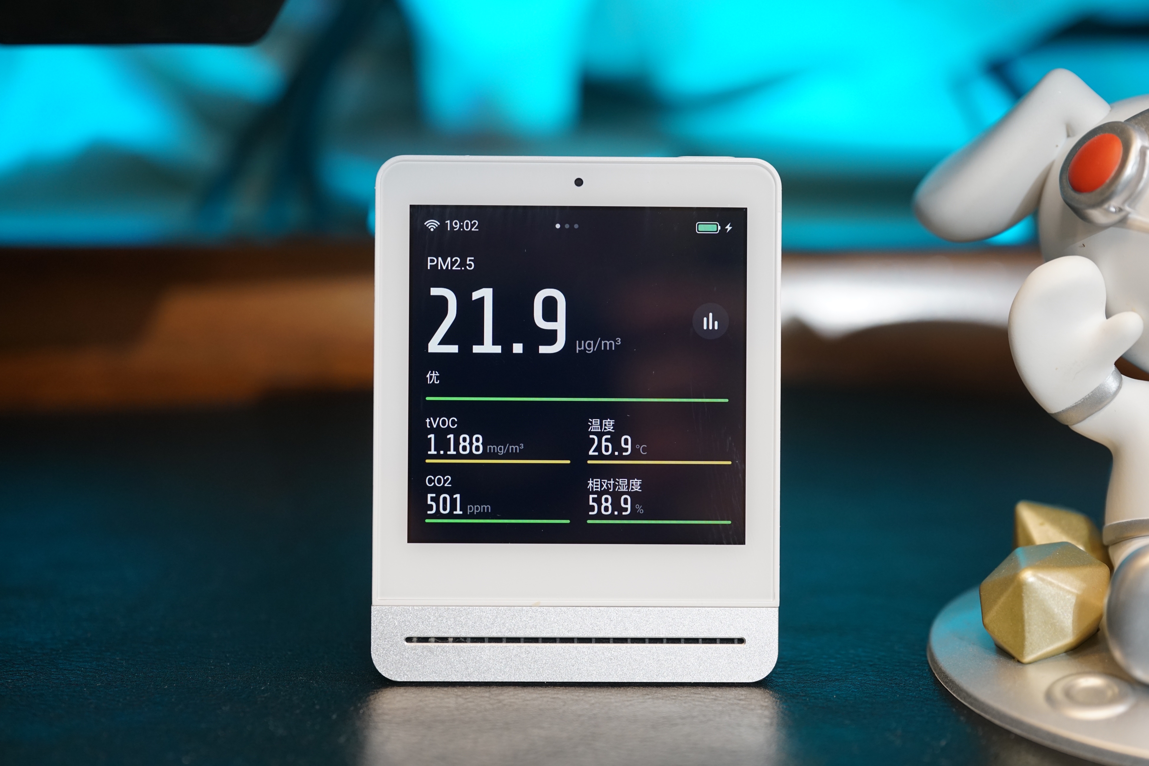 一个中年男人最后的“自留地”—晒晒我的桌面好物