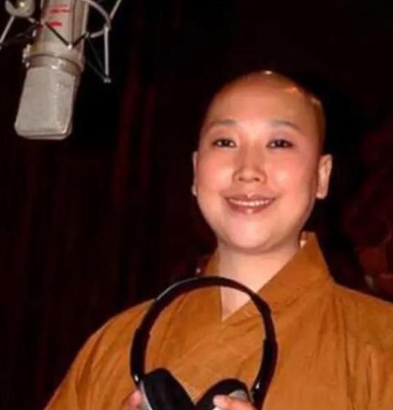 李娜经历了哪些事,李娜的整个人生过程