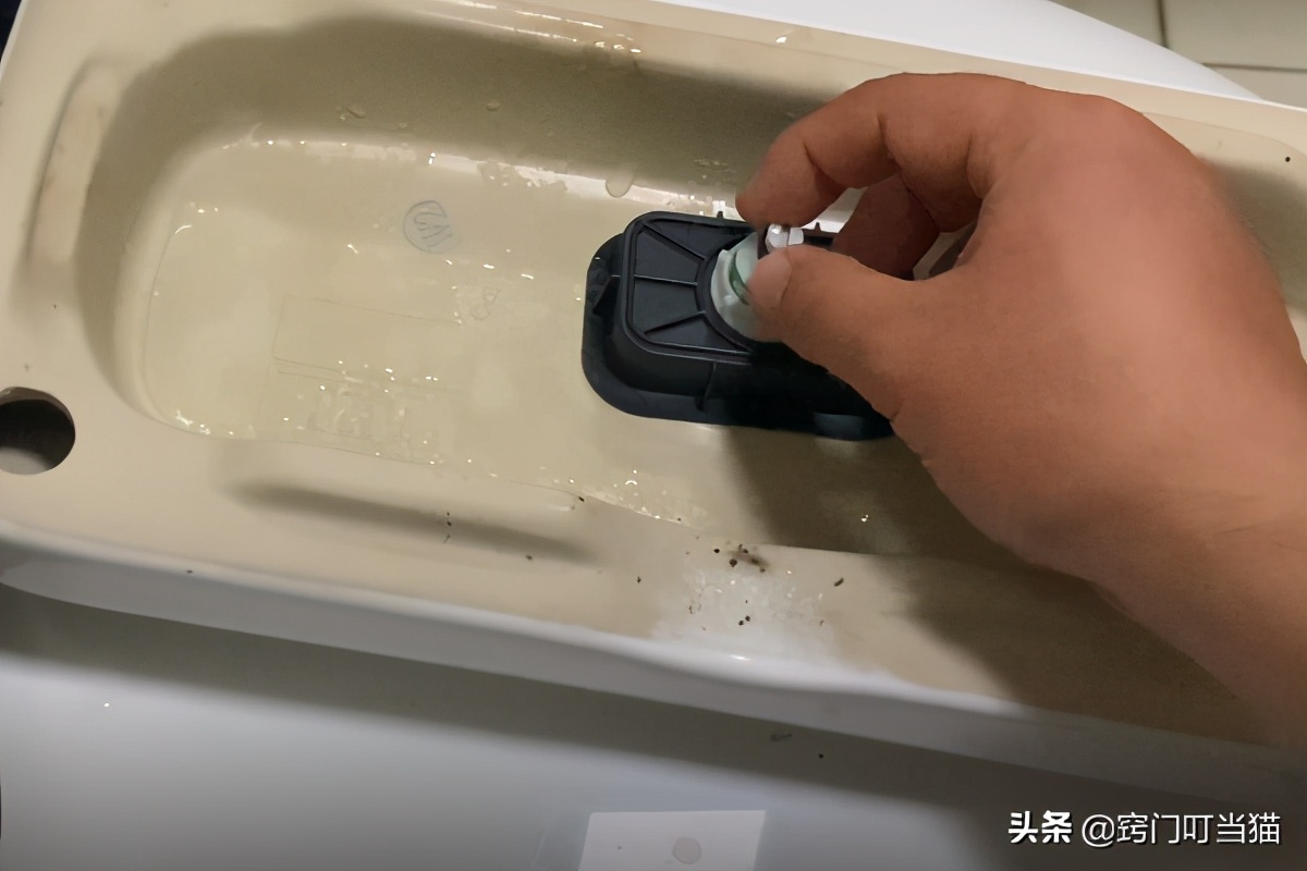马桶水量小冲水无力,无水箱马桶冲水无力怎么办