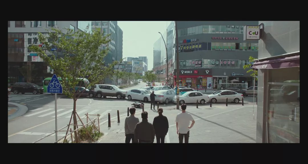 极限职业警察炸鸡视频,警察炸鸡店搞笑片段