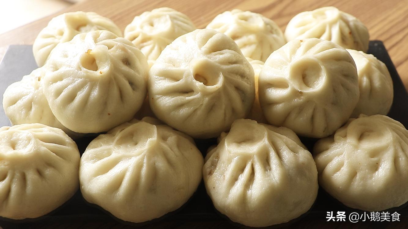 手把手教你蒸包子，方法简单详细，包子松软不塌陷，新手一看就会