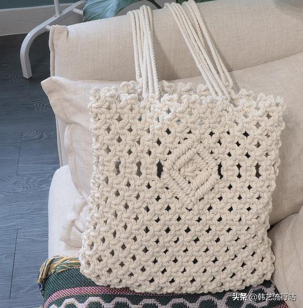 手工钩针编织手提包成品,钩针编织时尚又漂亮的女生手提包
