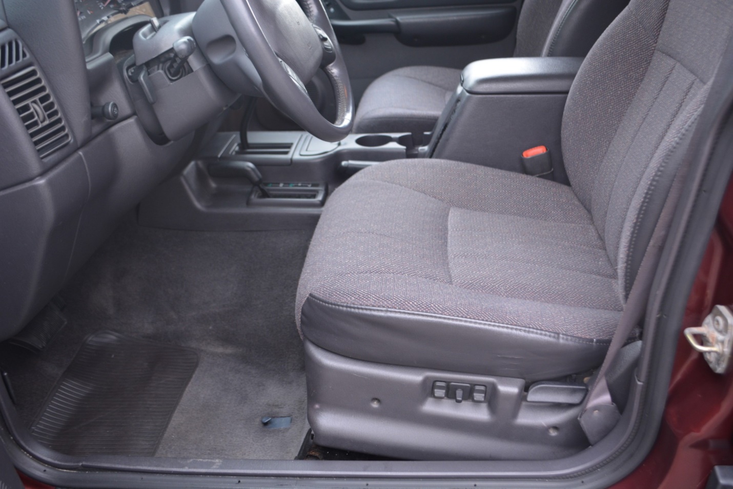 最后一批老款切诺基,19年jeep大切诺基保值率