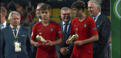 十年前中国足球球童,十年前c罗欧洲杯视频