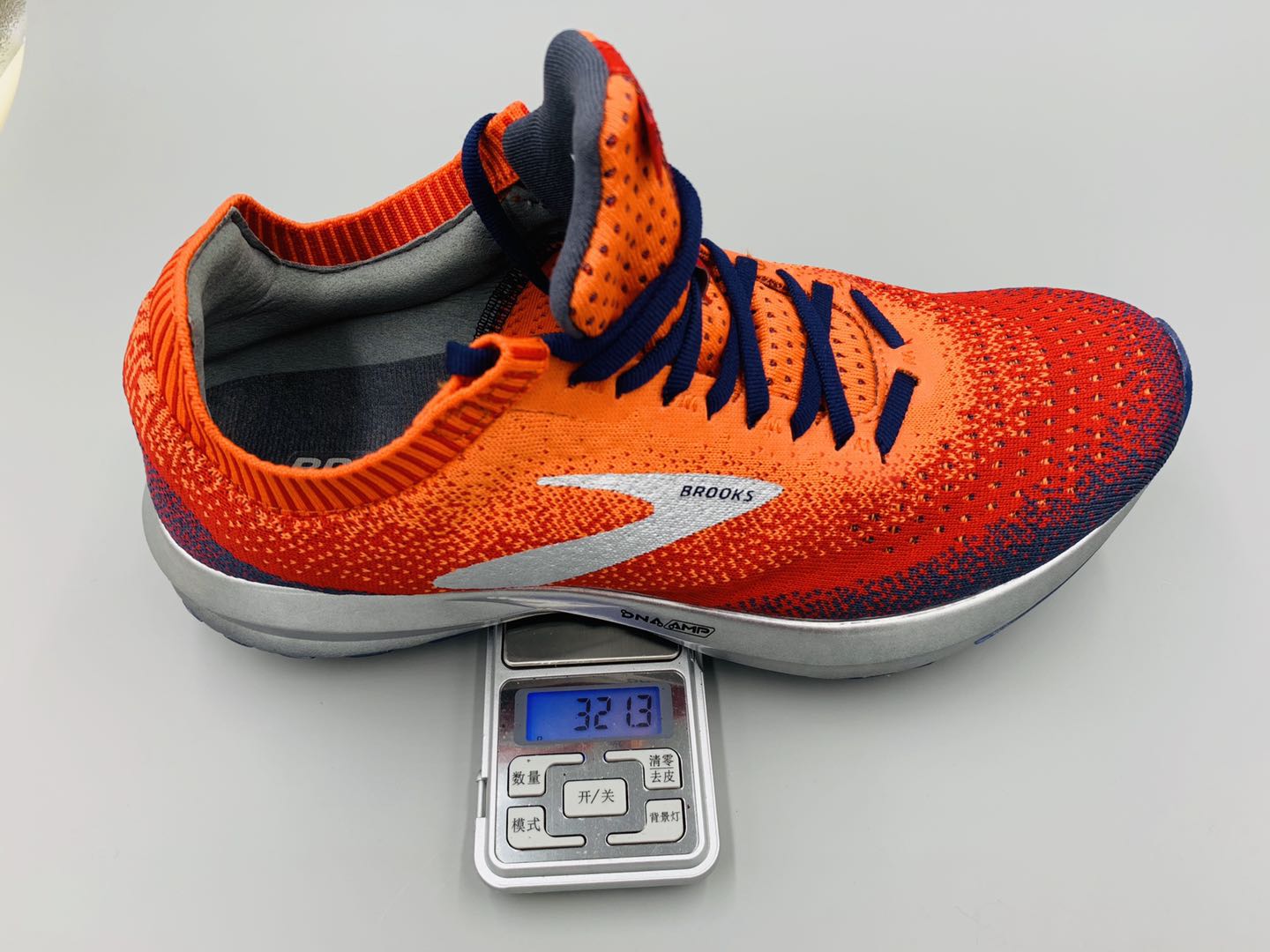 一双“漂浮”鞋—布鲁克斯BrooksLevitate2