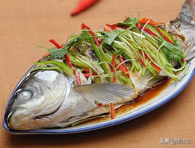家常蒸草鱼的做法大全,家常蒸草鱼太难吃腥味太重