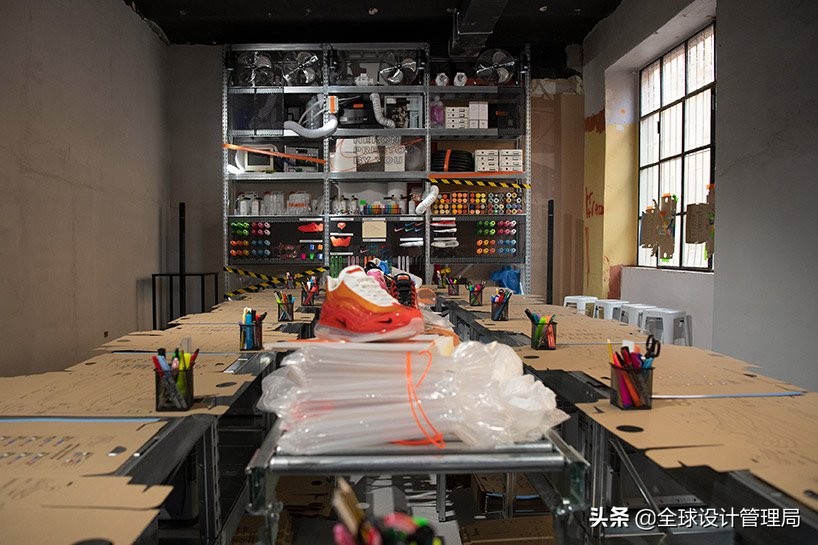 耐克设计师设计的100元跑鞋,nike经典款式介绍airmax系列