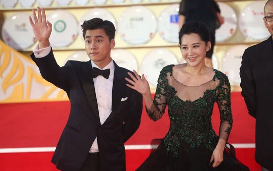 有皱纹依旧很美的女明星,皮肤松弛长皱纹的女明星