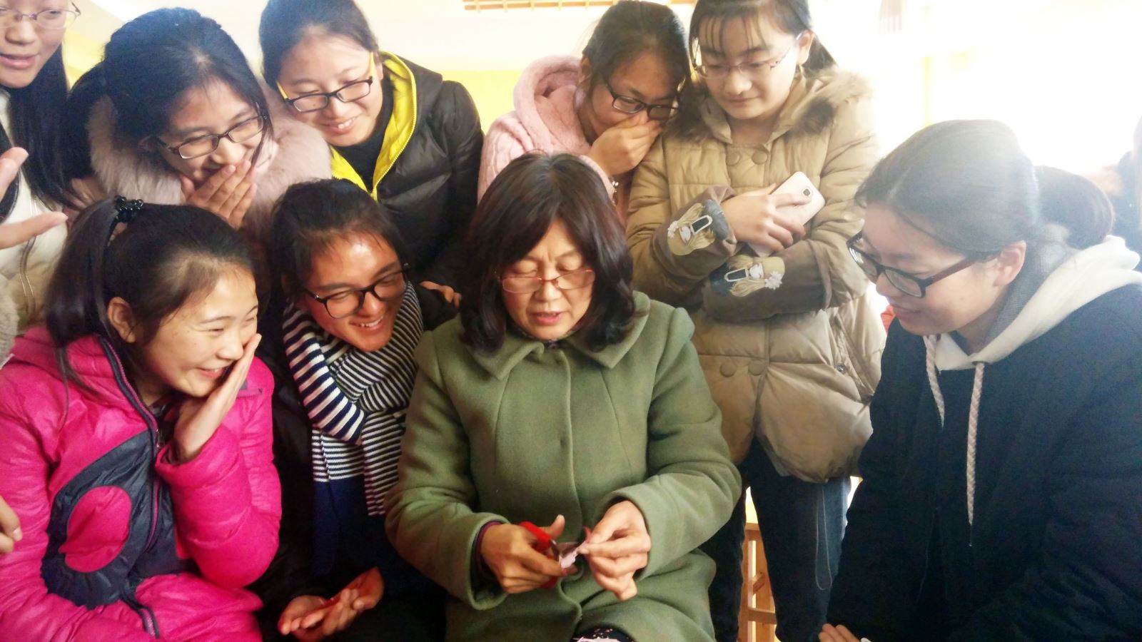 老剪纸连环画,精美剪纸连环画