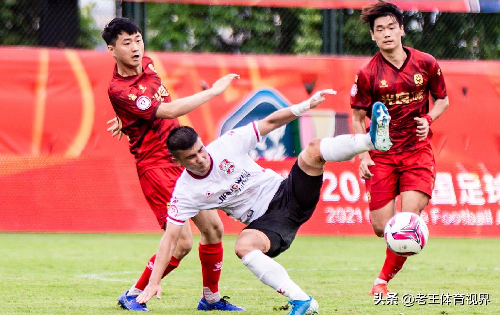 职业足球守门员搞笑名场面,职业足球运动员搞笑名场面