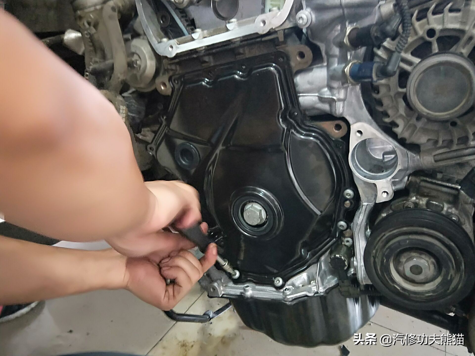 07年奥迪a6轻微烧机油怎么解决,奥迪2007款a6烧机油的原因