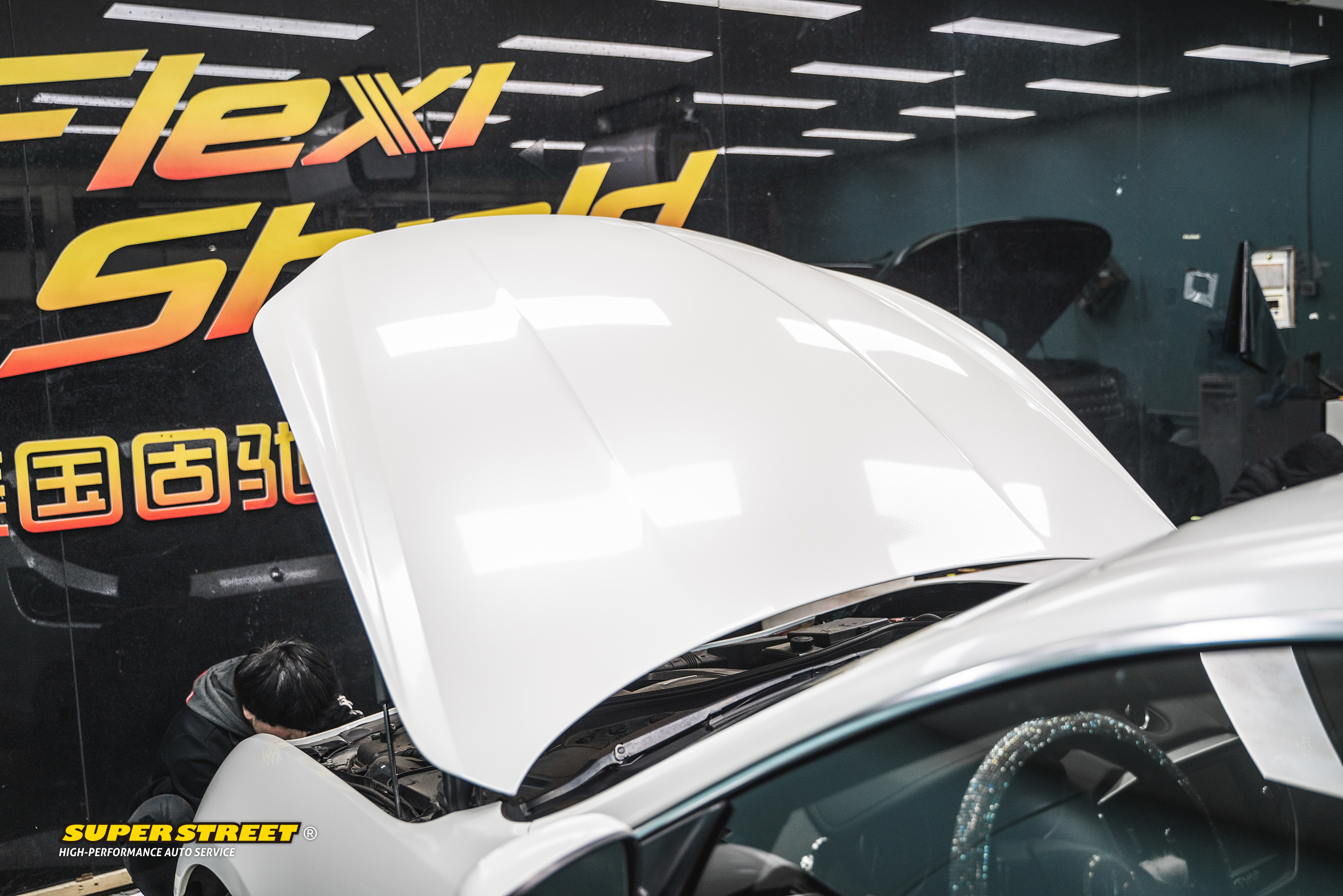 玛莎拉蒂吉博力汽车贴膜改色,superstreet改装