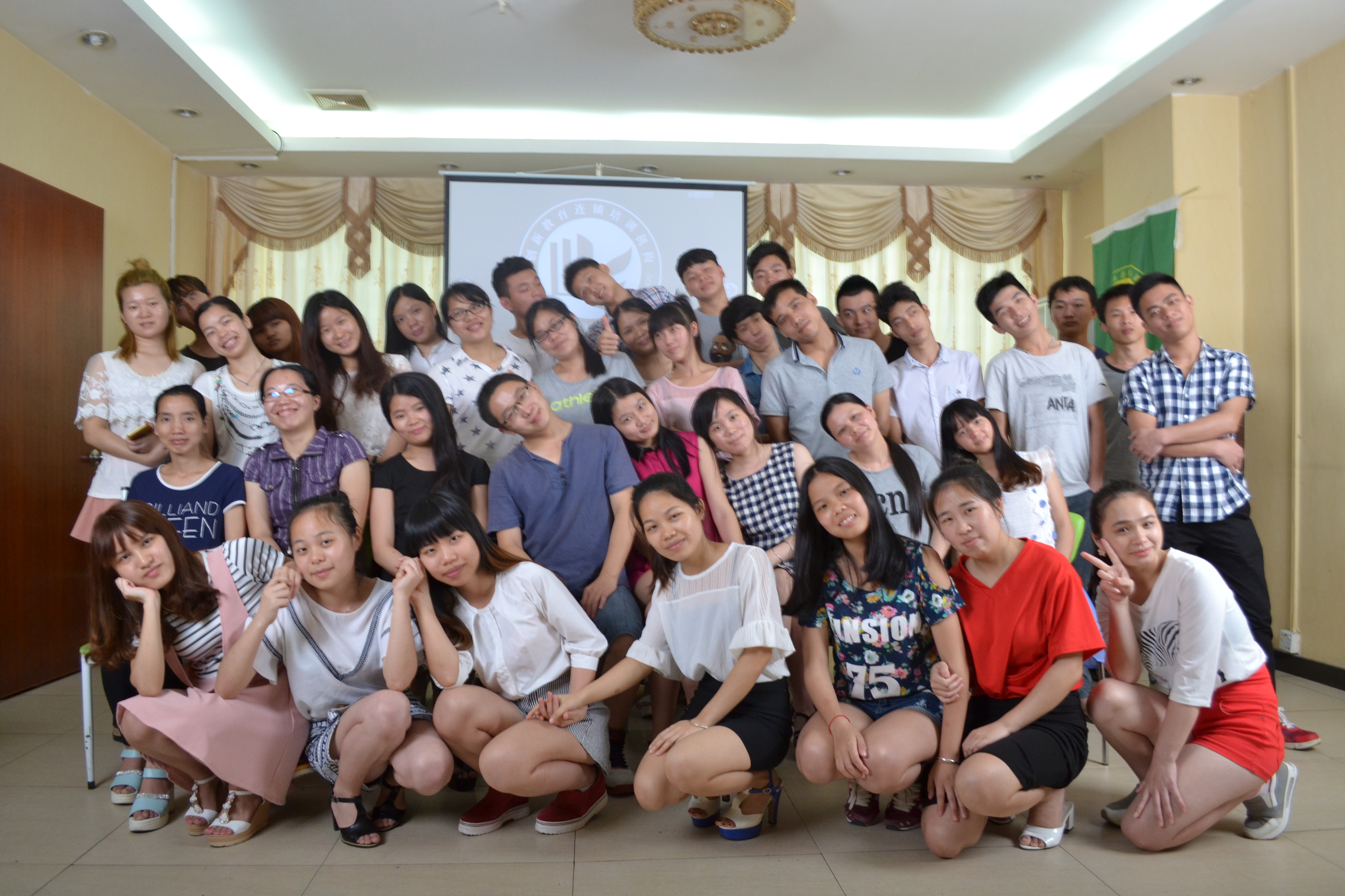 电商美工外包公司做美工怎么样,小白想做电商