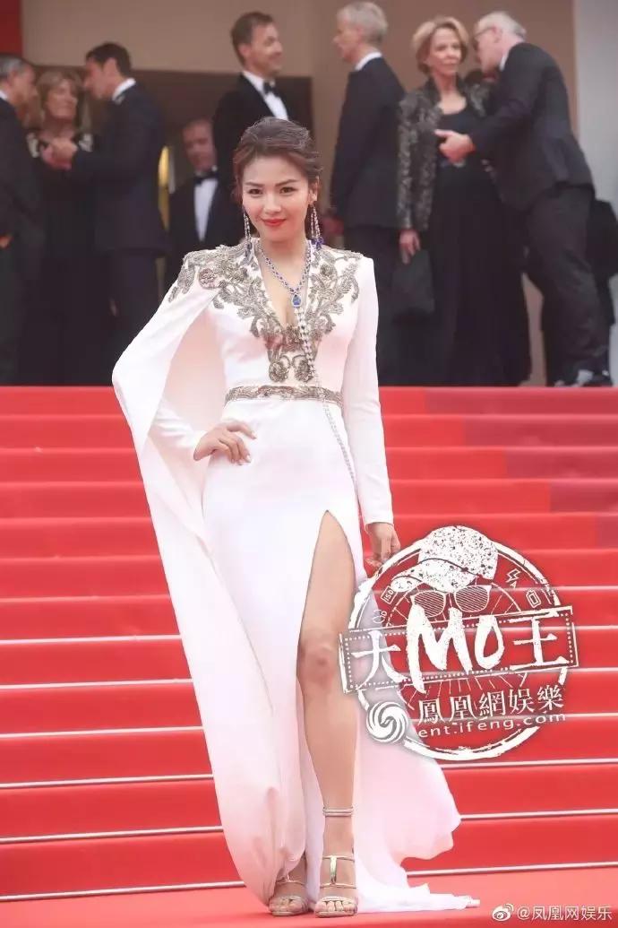 抖音网红聚集走红毯,网红打卡千人千面