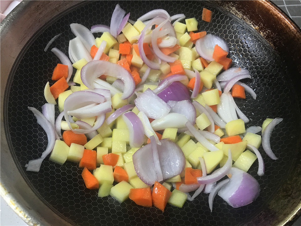 咖喱咖喱的做法小窍门,没有肉的咖喱盖饭怎么做