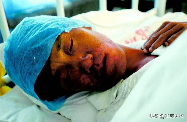 工地挖出50多具尸骨,工地挖出铁桶里面都是尸体