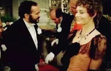 莫泊桑项链中玛蒂尔德的人物分析,莫泊桑项链中的玛蒂尔德人物形象