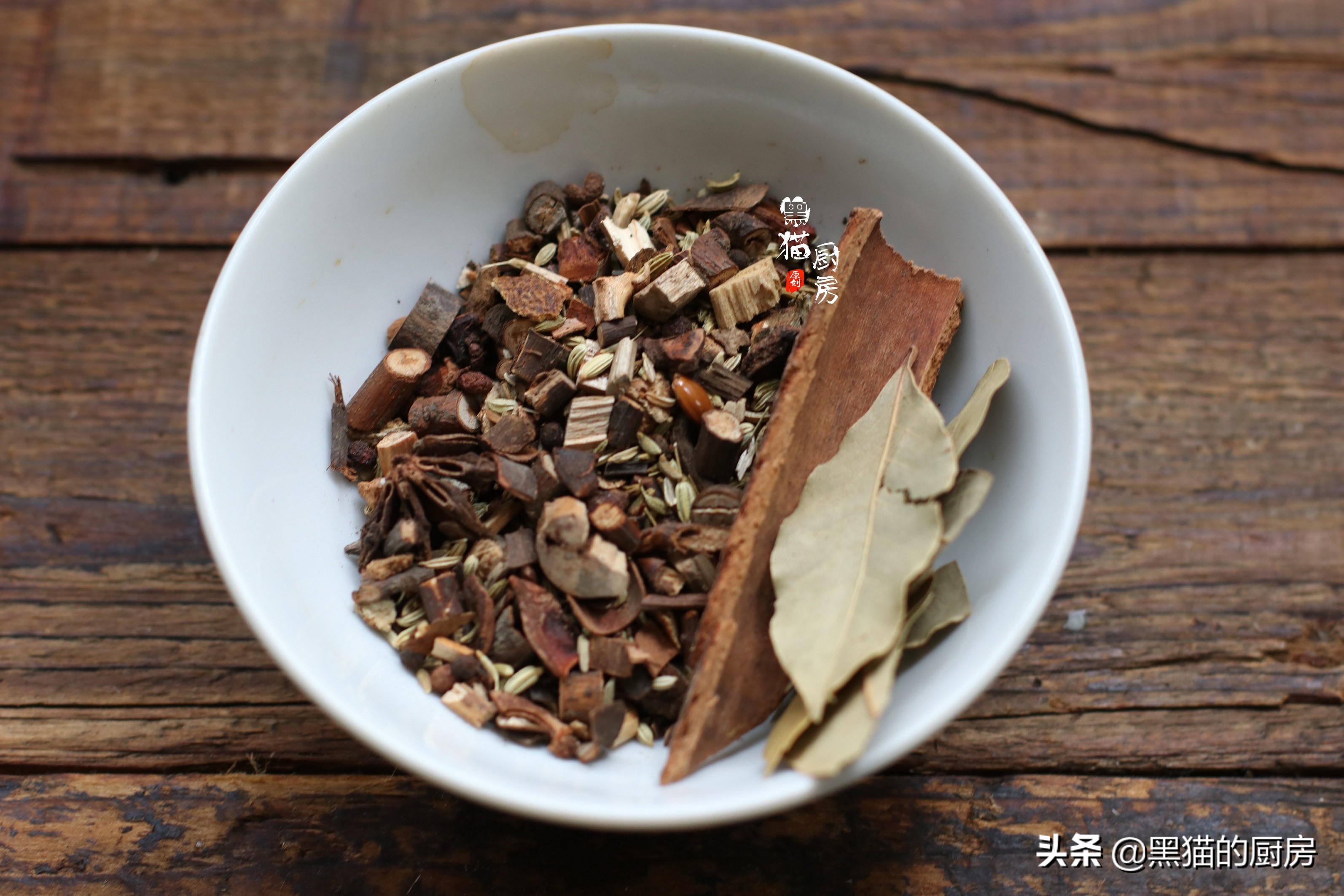 煮五香花生最佳做法,宵夜简单的下酒菜