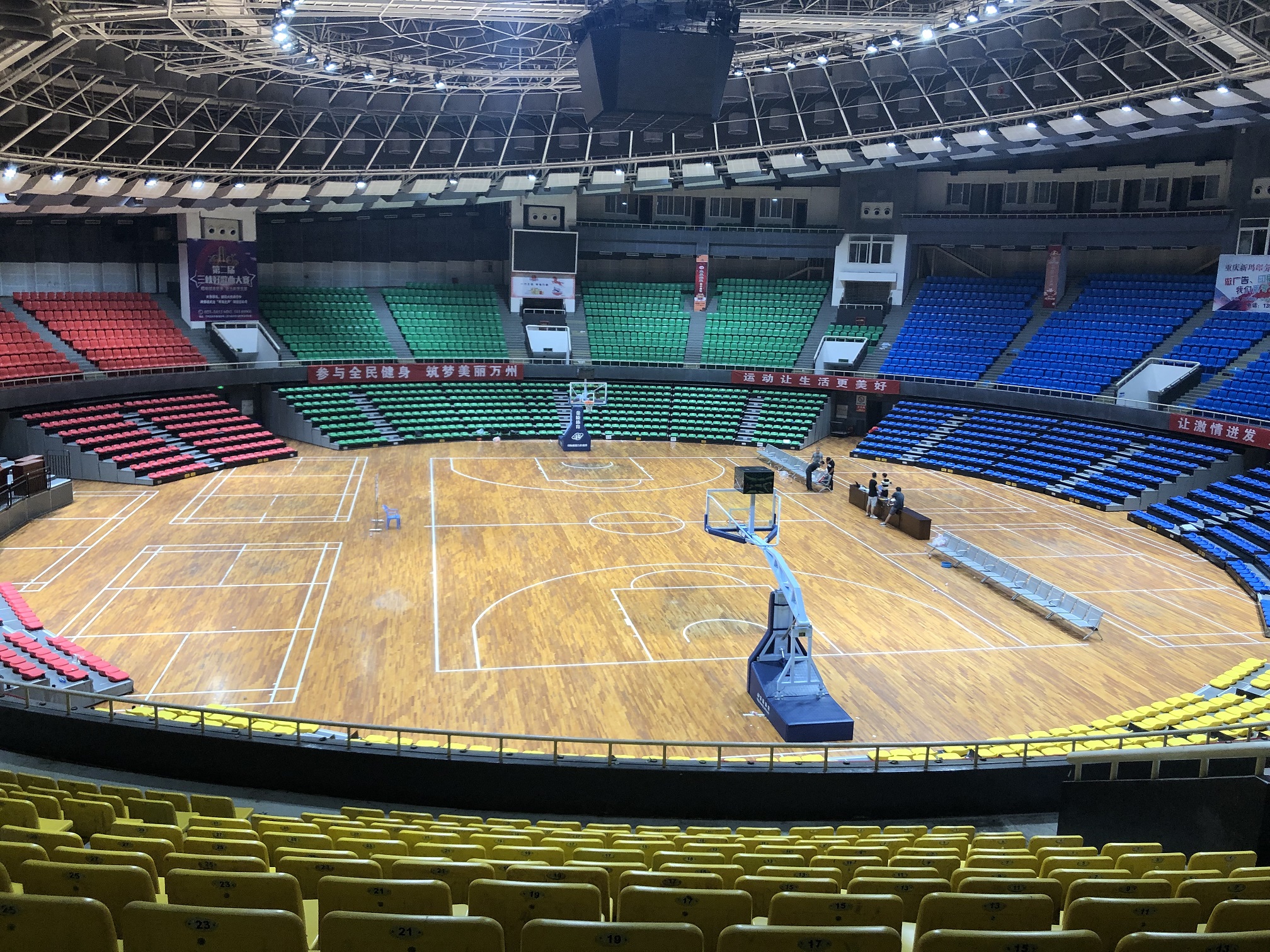 国足集训名单和之前的变化,国足场地灯光