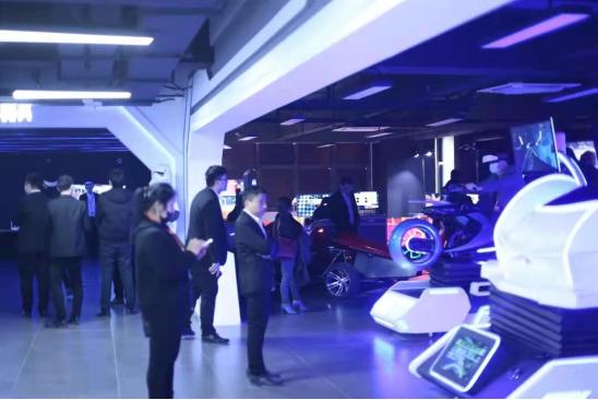 开一家vr体验馆赚钱吗,欢乐码头vr体验馆