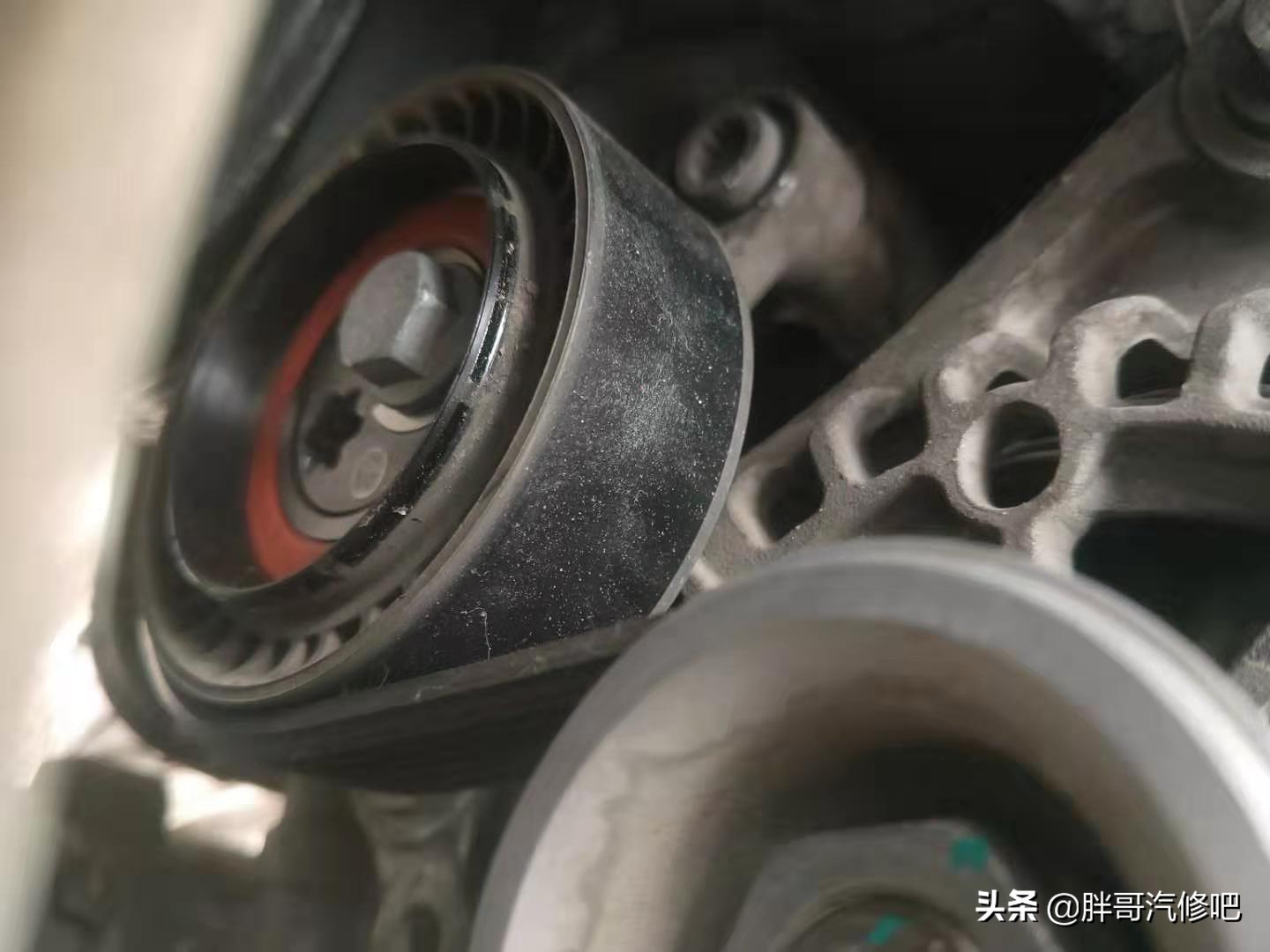 大众ea211发动机正时皮带更换时间,大众ea211发动机1.6涨紧轮