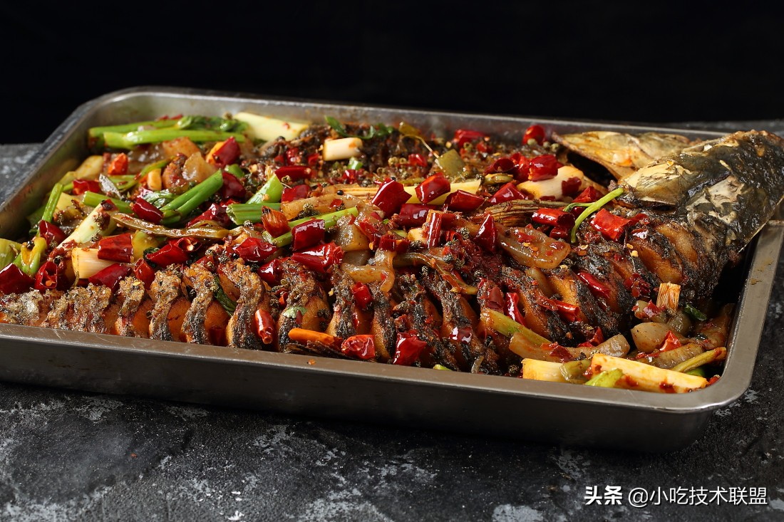 烤鱼店老板分享万州烤鱼正宗做法,万州烤鱼店教学