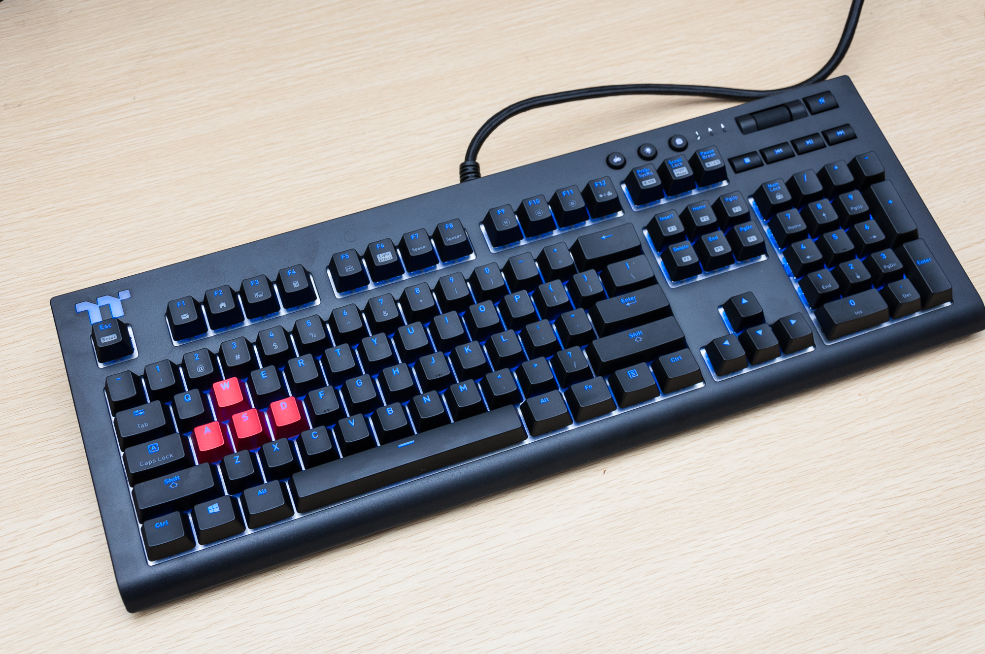 星脉x1银轴键盘开箱,血手光轴机械键盘评测