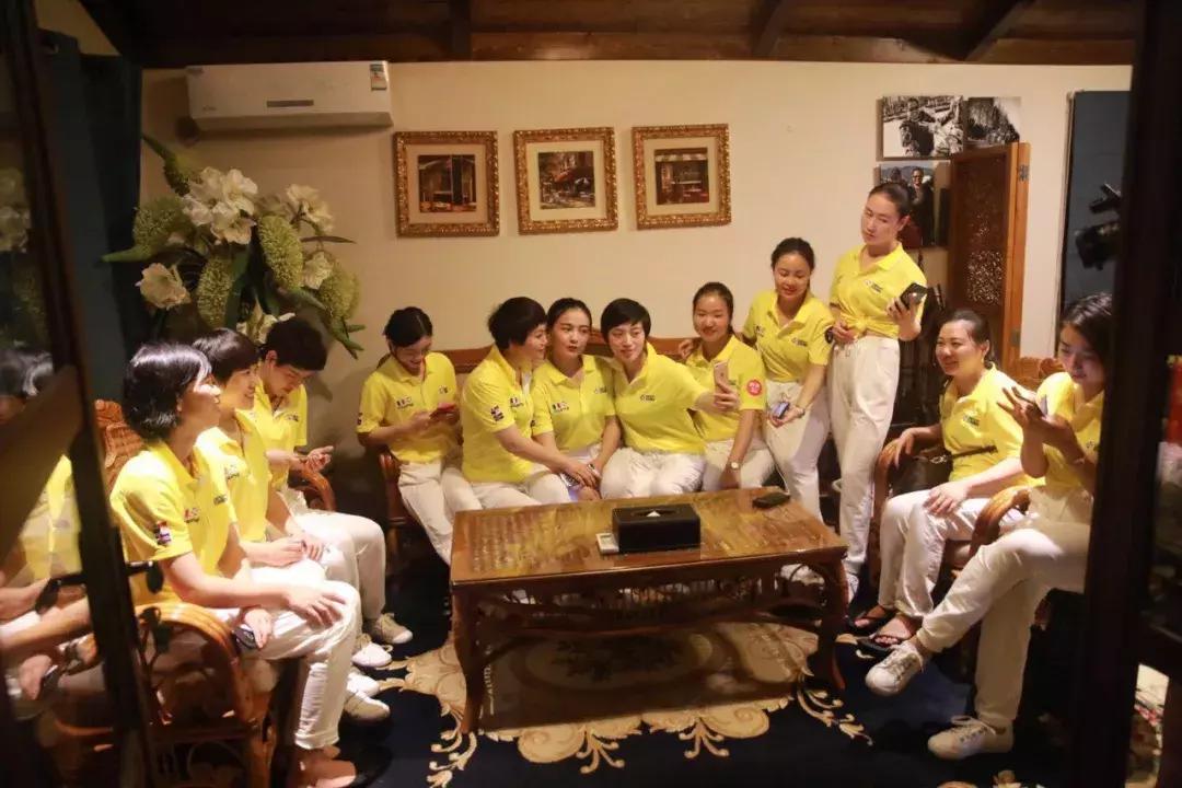 巨邦快乐集结号丨看见了,其中一艘游艇上,是我们的船长大舅哥