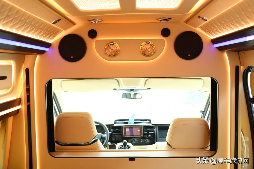 福客特进口福特商旅房车,福客特四驱越野商务单人房车