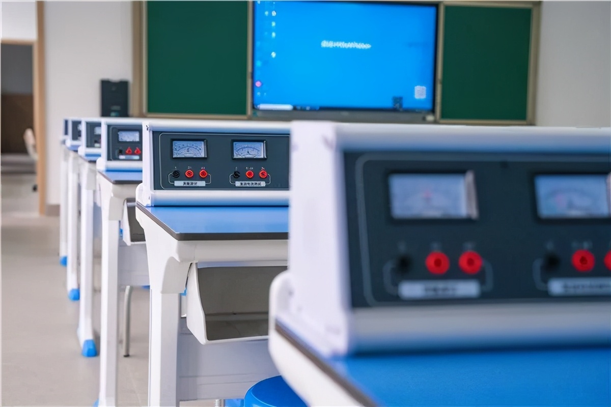 成都市温江区新世纪光华学校985,上成都新世纪光华学校难吗