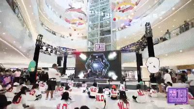 闈欏畨澶ц瀺鍩庣繜浜戞笂,缈熶簯娓婂ぇ铻嶅煄