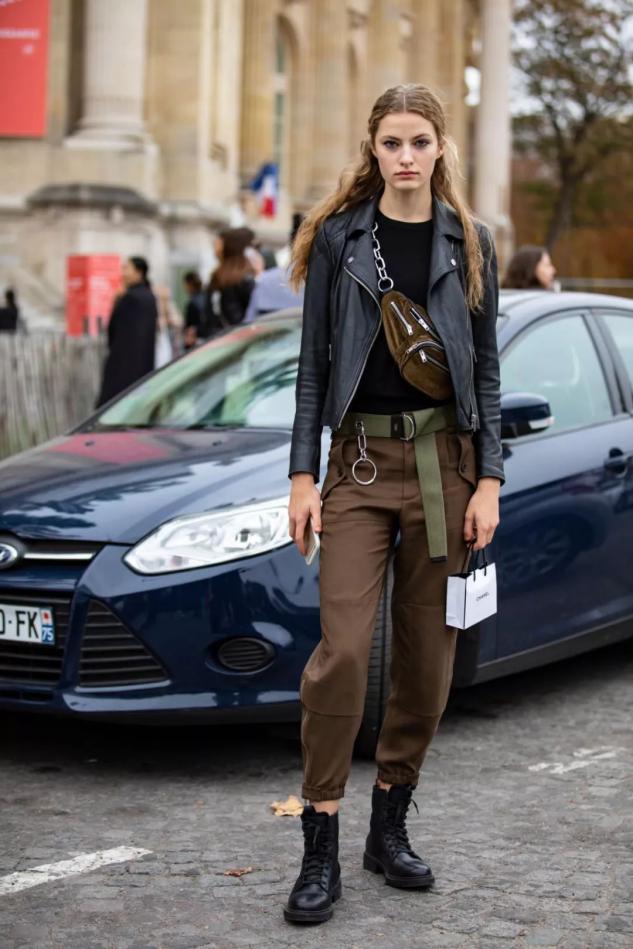 短靴搭配什么裙子好看秋季,冬季必备的短靴款式有哪些