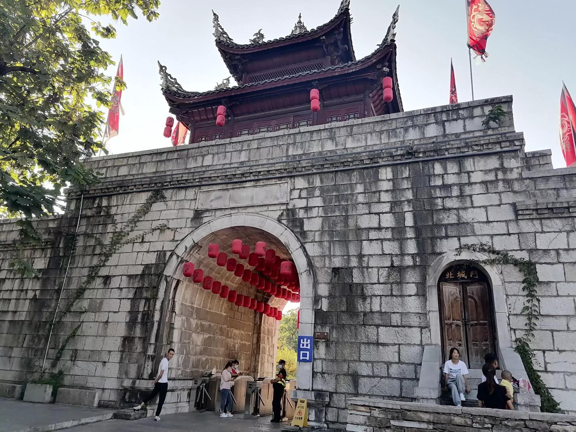 贵州贵阳青岩古镇旅游游记,贵州贵阳青岩古镇迎参观热潮