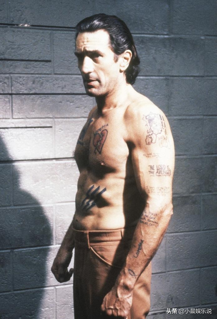 为了让演员表演得逼真，演员给自己施加真实的痛苦，是否人道？