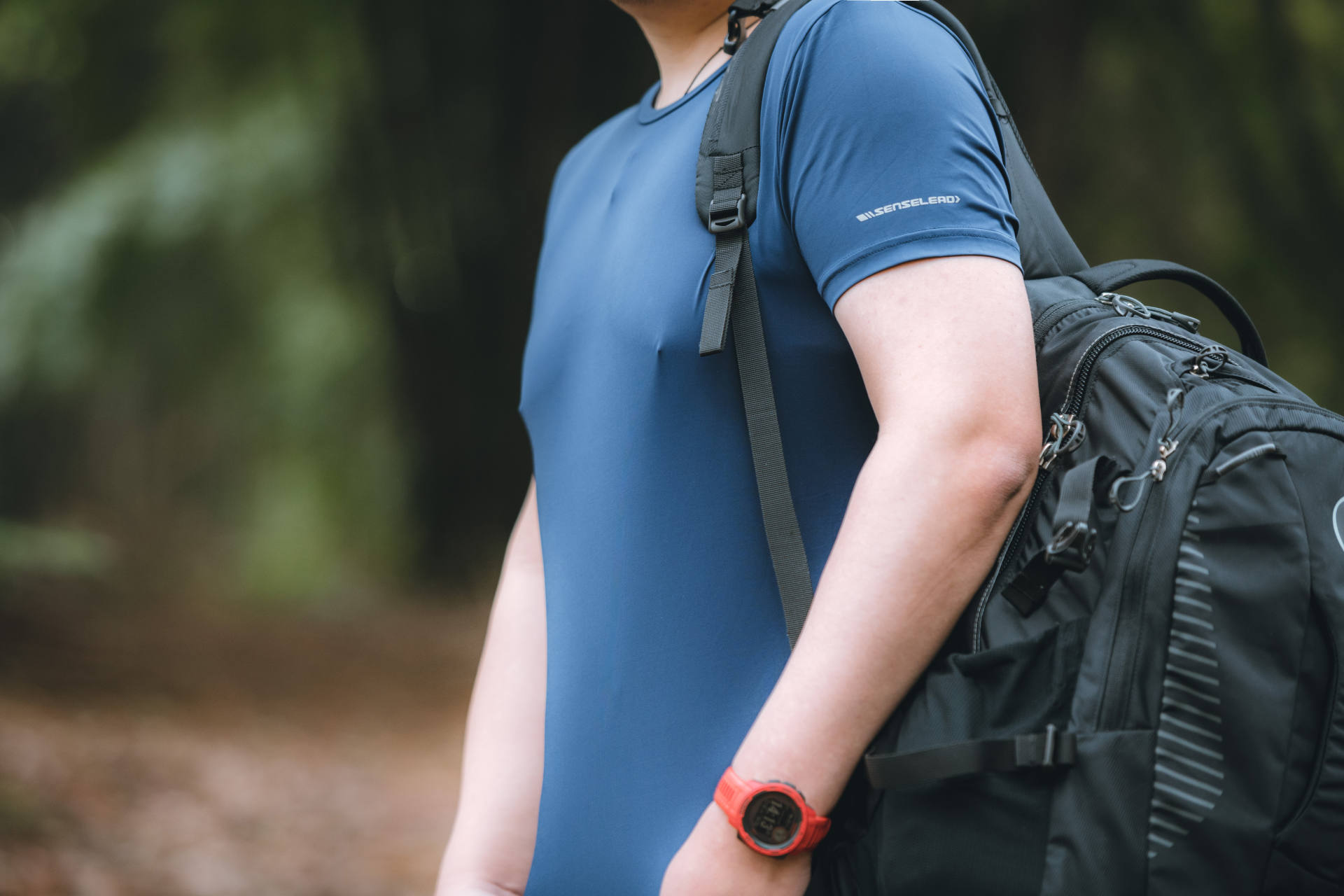 夏季户外徒步怎么穿,户外旅行穿搭图