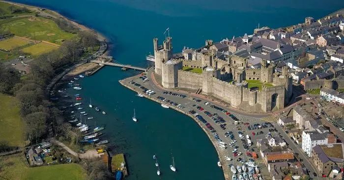 艾维克城堡在英国哪里,英国最美的古堡