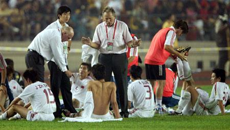 2004骞翠簹娲叉澂瓒崇悆涓棩,2004骞翠腑鏃ヤ簹娲叉澂鍐宠禌